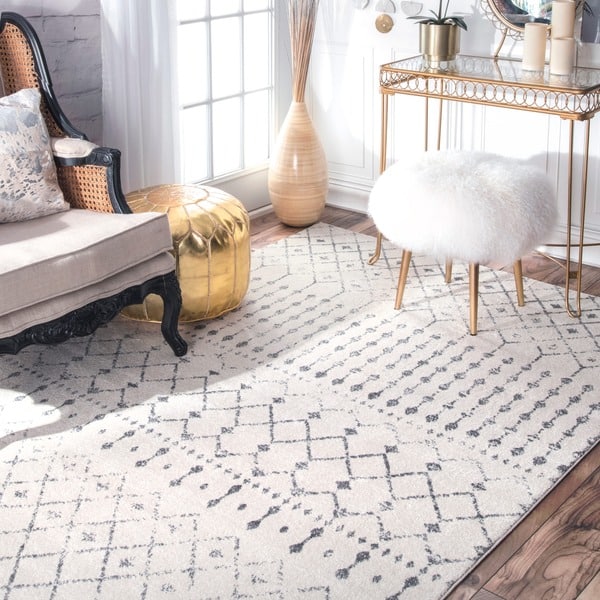 6 Best Farmhouse Rugs On A Budget - The Holtz House