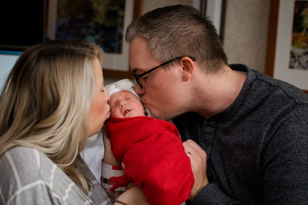 5 Tips for Taking Beautiful Newborn Photos at the Hospital - The Holtz ...